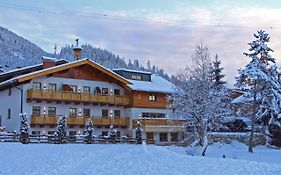 Amadelodge